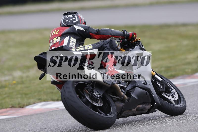 Archiv-2025/06 18.04.2025 Speer Racing ADR/Gruppe gelb/backside